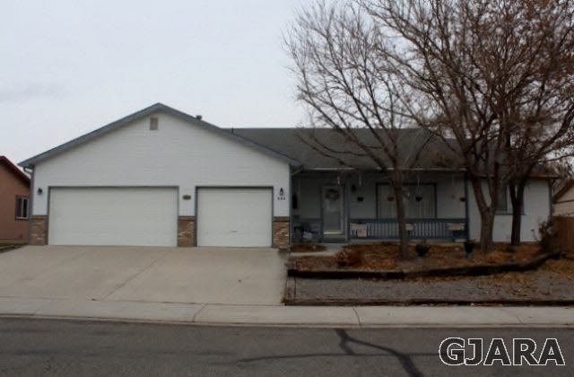 604 29 3/8 Road Property Photo 1