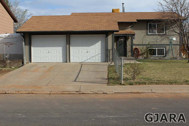3218 Bunting Avenue Property Photo 1