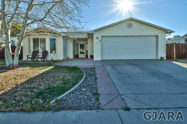 446 Countryside Lane Property Photo 1