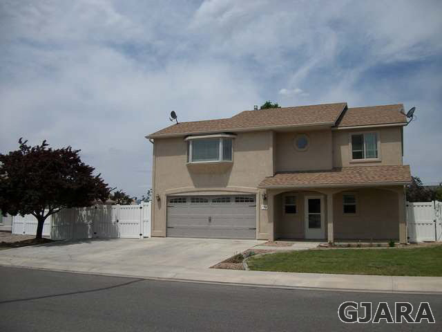 2868 Fall Creek Drive Property Photo 1