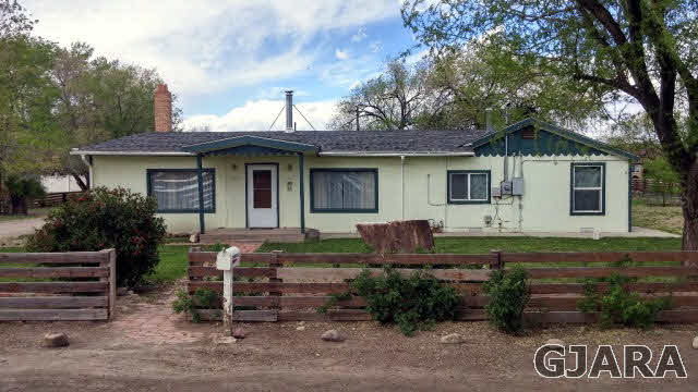 425 30 1/4 Road Property Photo 1