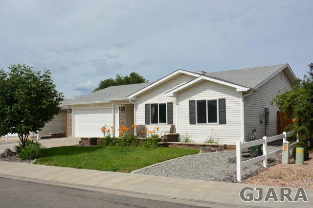 453 Larrys Meadow Drive Property Photo 1