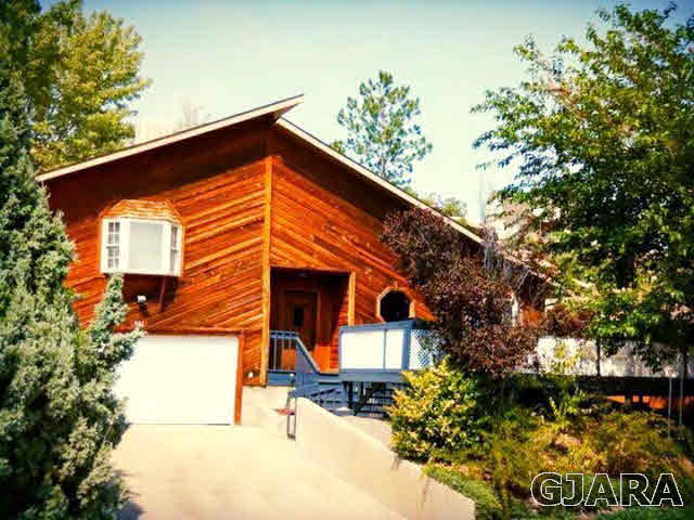 381 Hill View Drive Property Photo 1