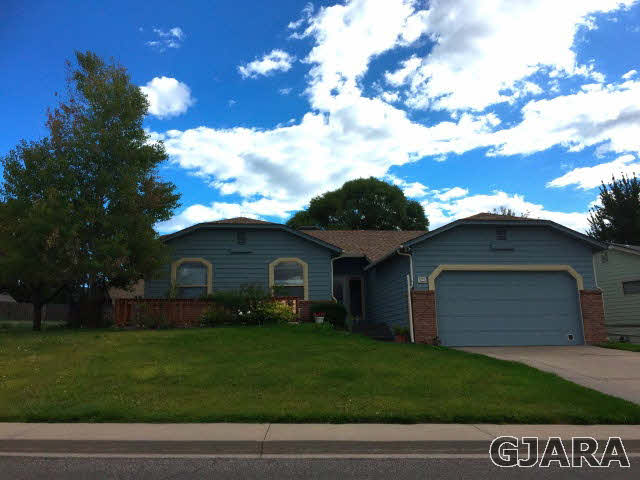 525 Ponderosa Circle Property Photo 1
