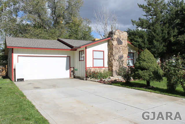 2920 Kathy Jo Lane Property Photo 1
