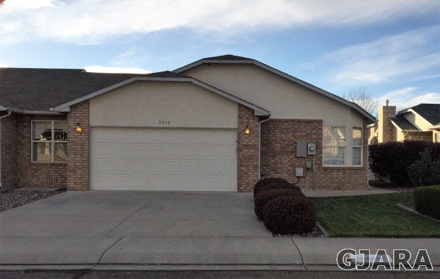 3919 E Brambling Lane Property Photo 1