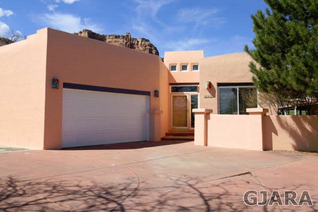 463 Seasons Drive Property Photo 1