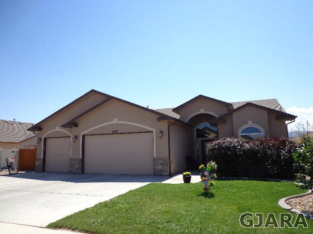 642 Celestite Drive Property Photo 1