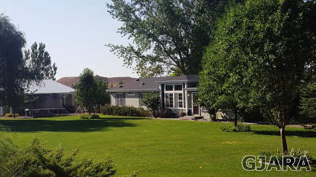 877 R Road Property Photo 1