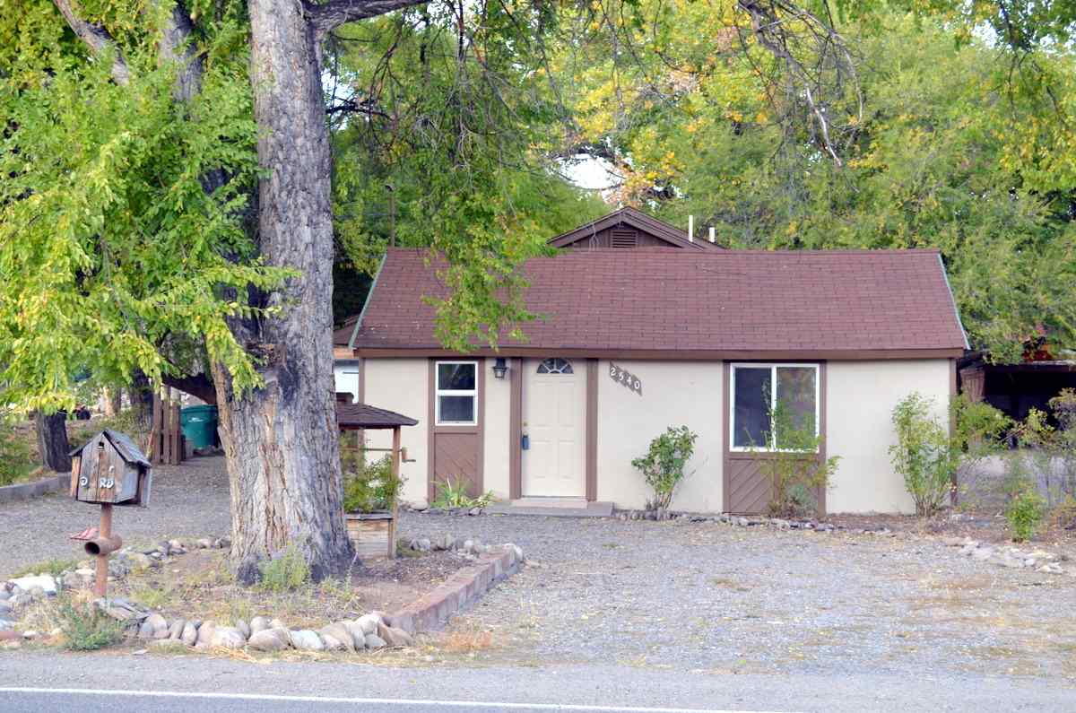 2540 D Road Property Photo 1