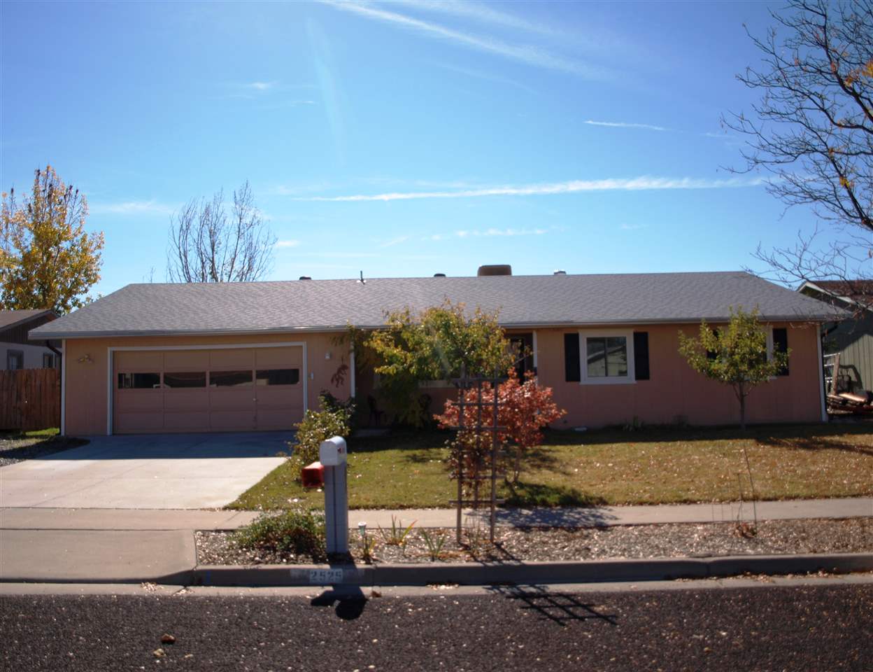 2525 Pheasant Run Circle Property Photo 1