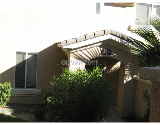 3950 South Sandhill Road Property Photo 1