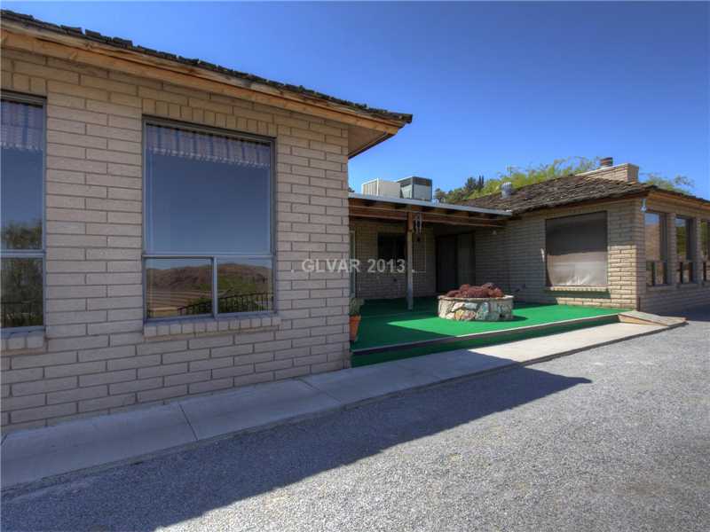 1 Linda Lane Property Photo 1