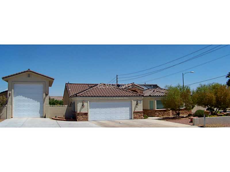 100 West Rancho Drive Property Photo 1