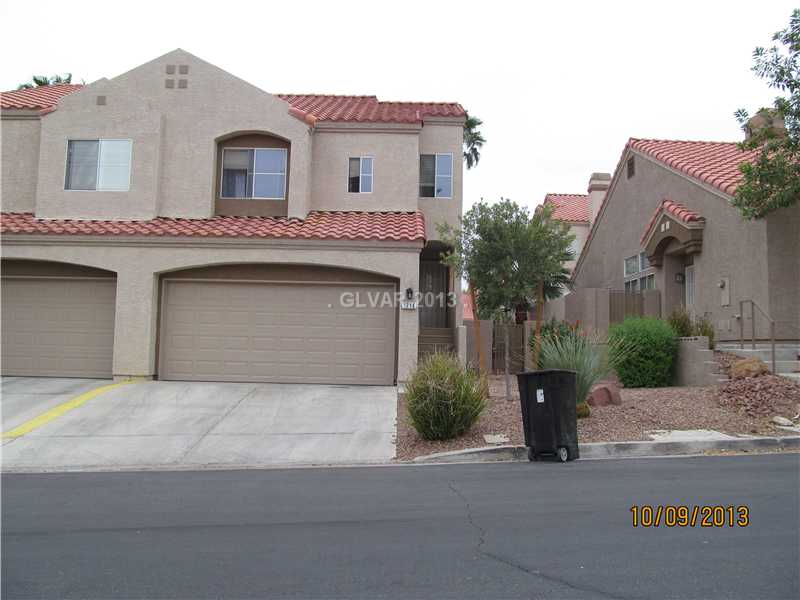 1716 Comstock Drive Property Photo 1