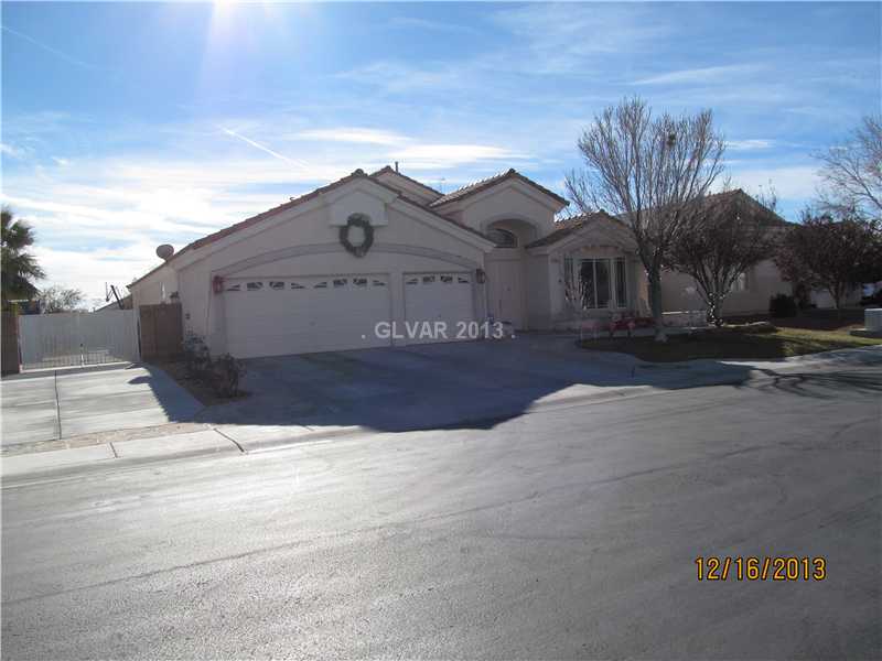 5611 Summer Splash Court Property Photo 1