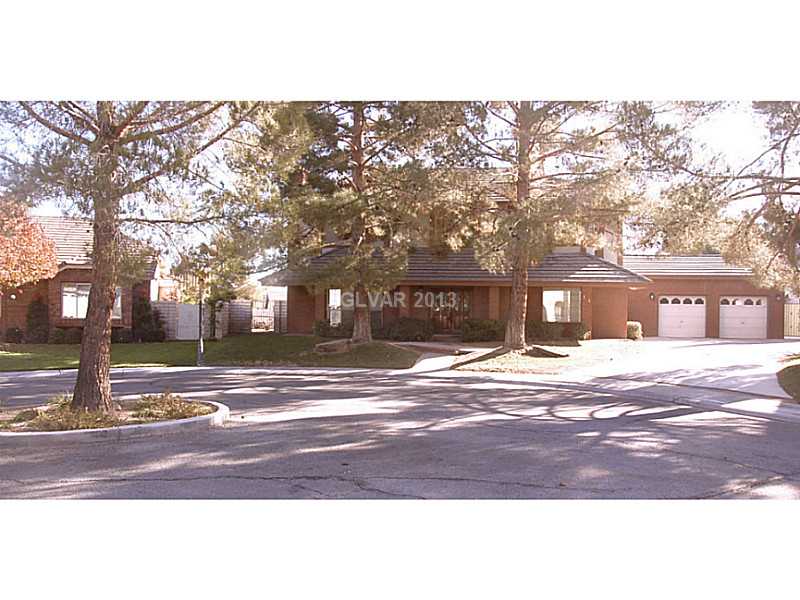 14 Hummingbird Property Photo 1