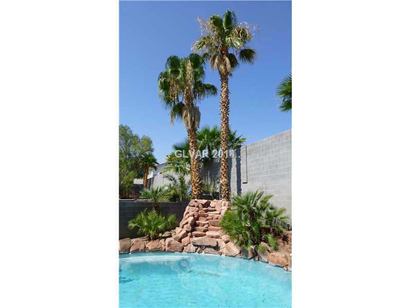 1429 Waterton Drive Property Photo 1
