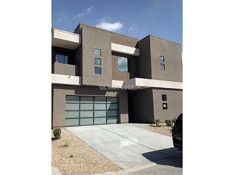 204 Errogie Street Property Photo 1