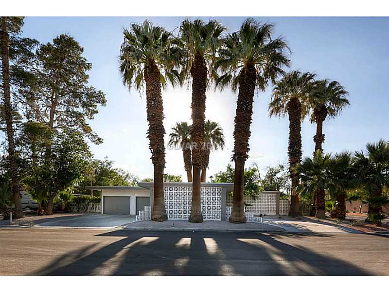 400 Park Property Photo 1
