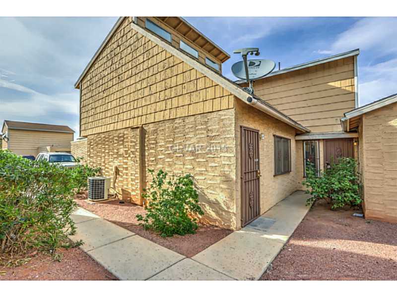 5218 Garden Lane A Property Photo 1