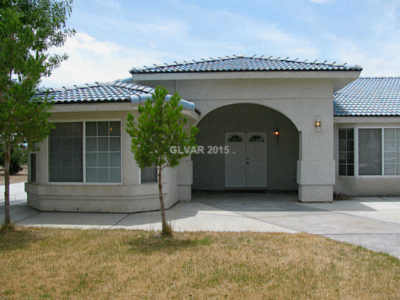1311 East Bowler Drive Property Photo 1