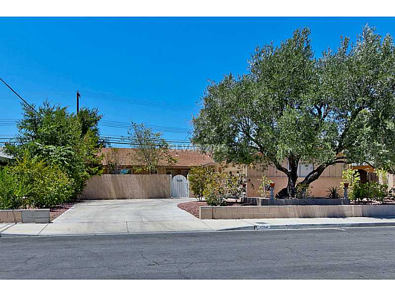 1704 Ivanhoe Way Property Photo 1