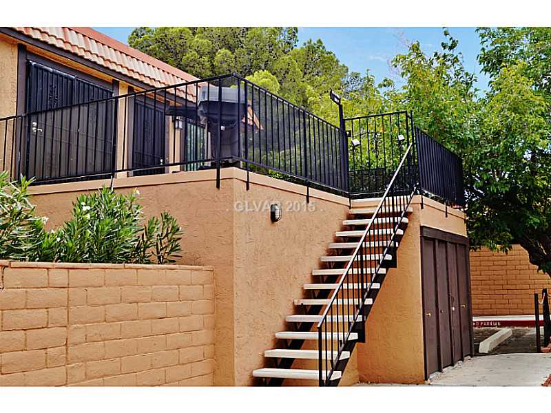 300 Brookside Lane D Property Photo 1
