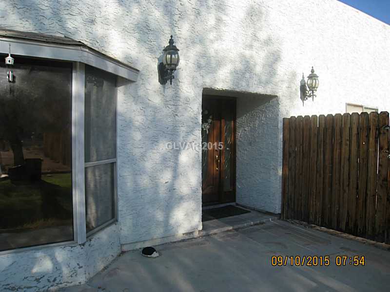 727 Clayton Street Property Photo 1