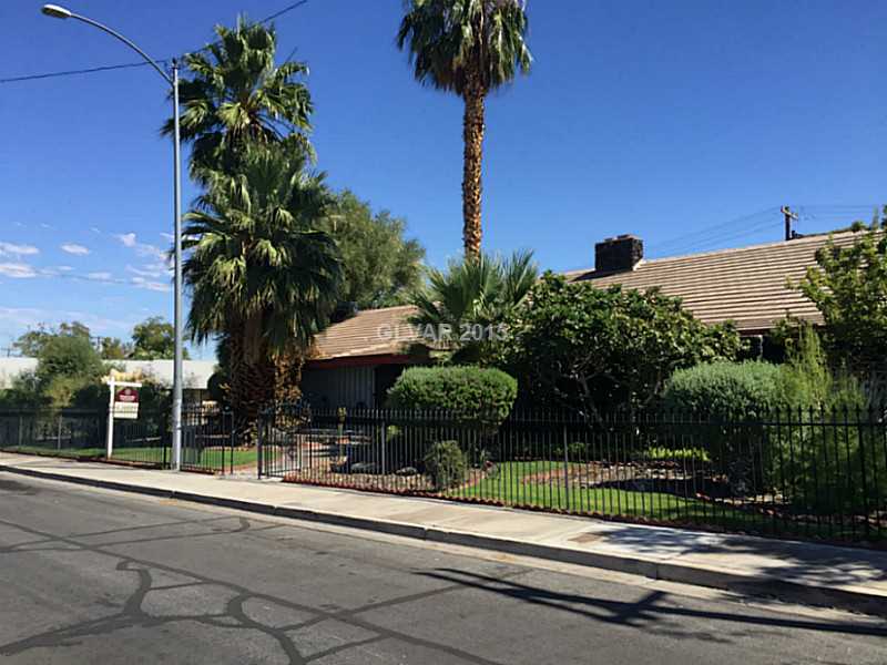1901 Beverly Way Property Photo 1