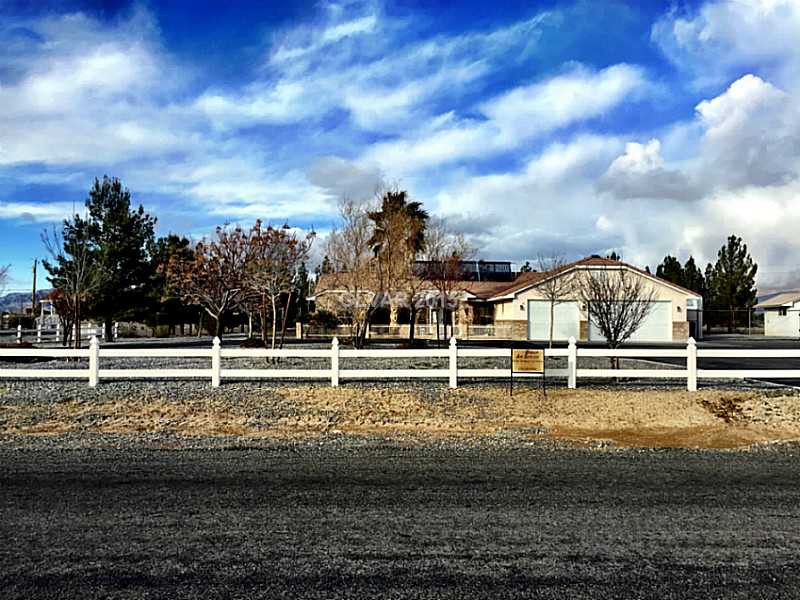 830 West Chipmunk Road Property Photo 1
