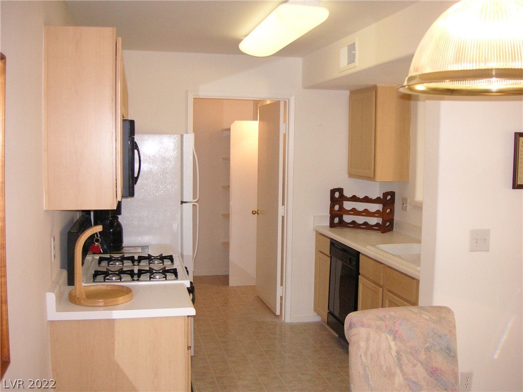 2390641 Property Photo 6