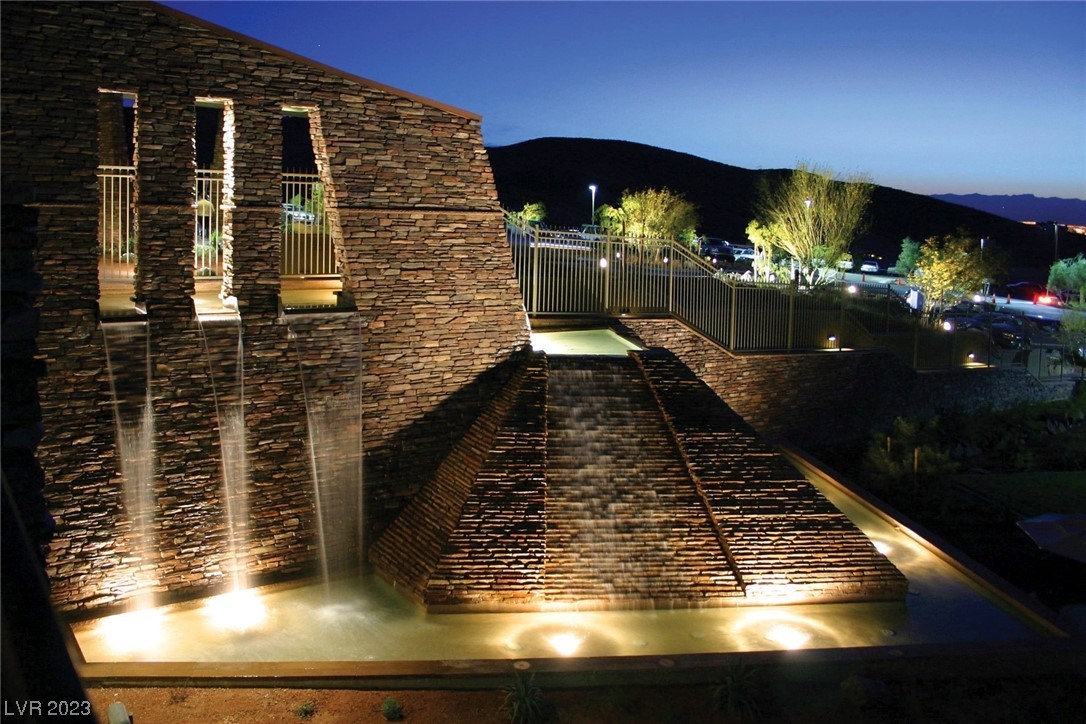 511 Rock Peak Drive Property Photo 8