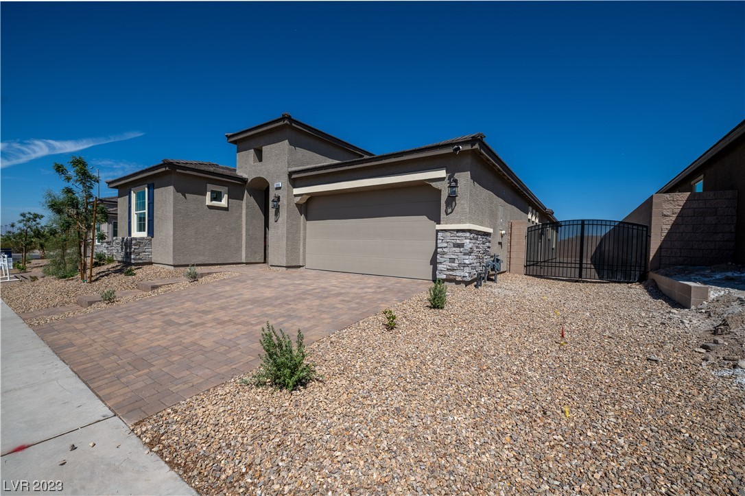 1008 Zurich Avenue Property Photo 1