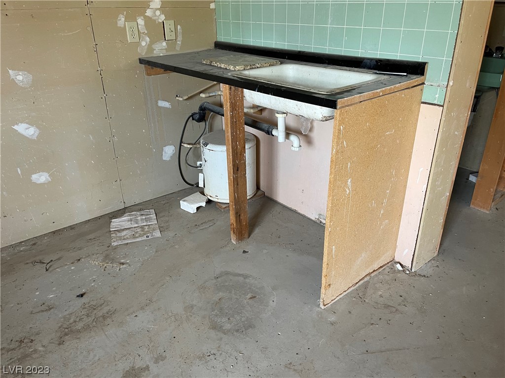 241 South Street Property Photo 8