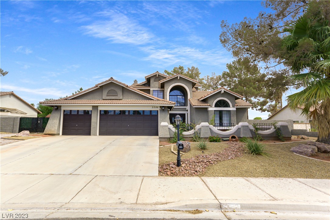 3286 East Oquendo Road Property Photo 1