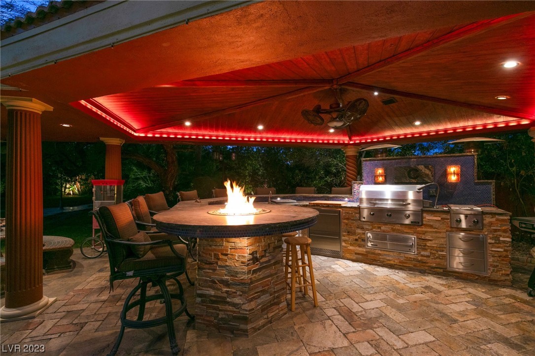2200 Purple Majesty Court Property Photo 4