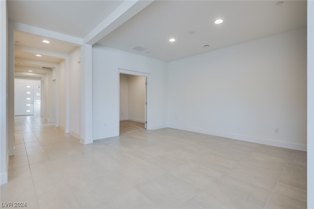 1016 Zurich Avenue Property Photo 24