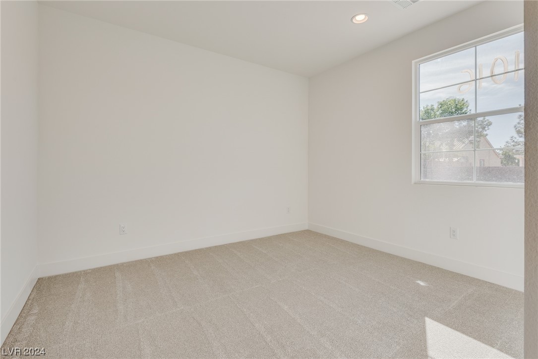 1016 Zurich Avenue Property Photo 28