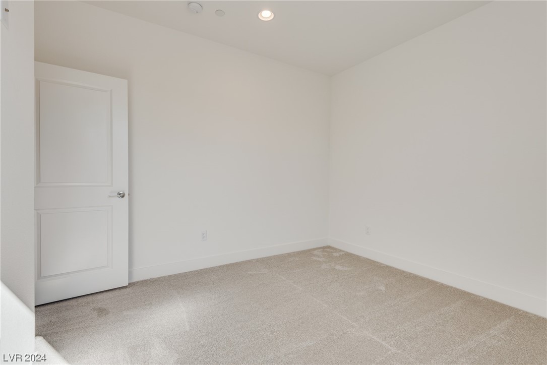 1016 Zurich Avenue Property Photo 30