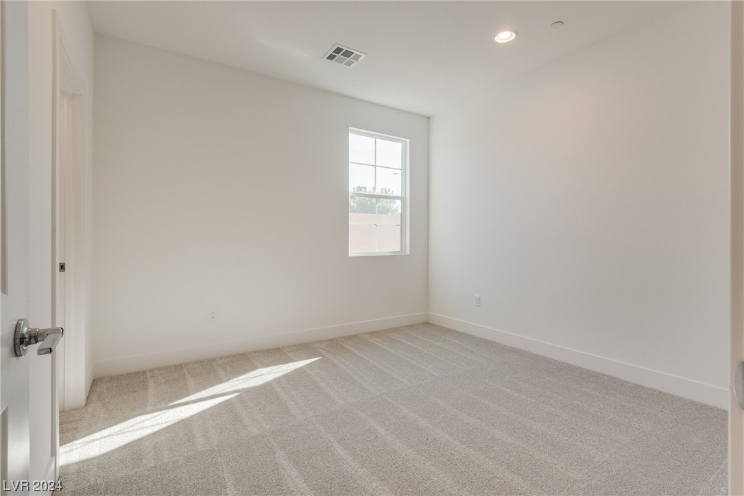 1016 Zurich Avenue Property Photo 32