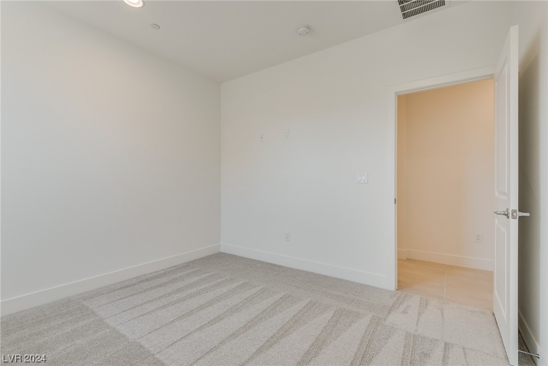 1016 Zurich Avenue Property Photo 33