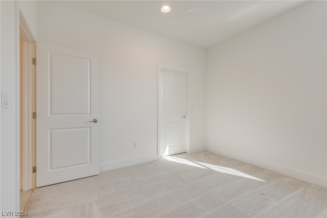 1016 Zurich Avenue Property Photo 34