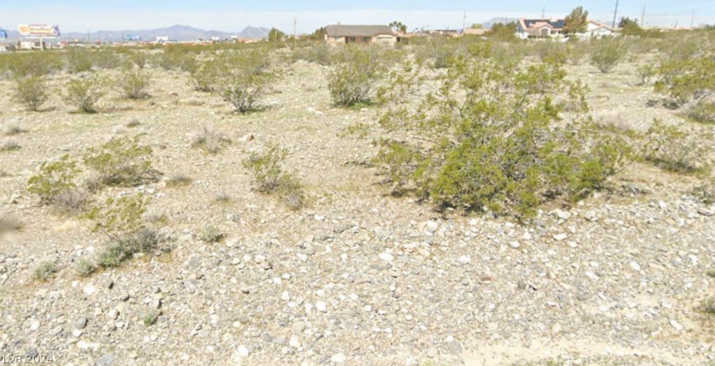2400 South Crow Lane Property Photo 1
