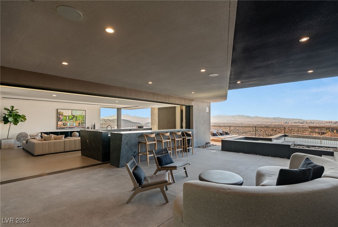 4 Horseshoe Rock Court Property Photo 9