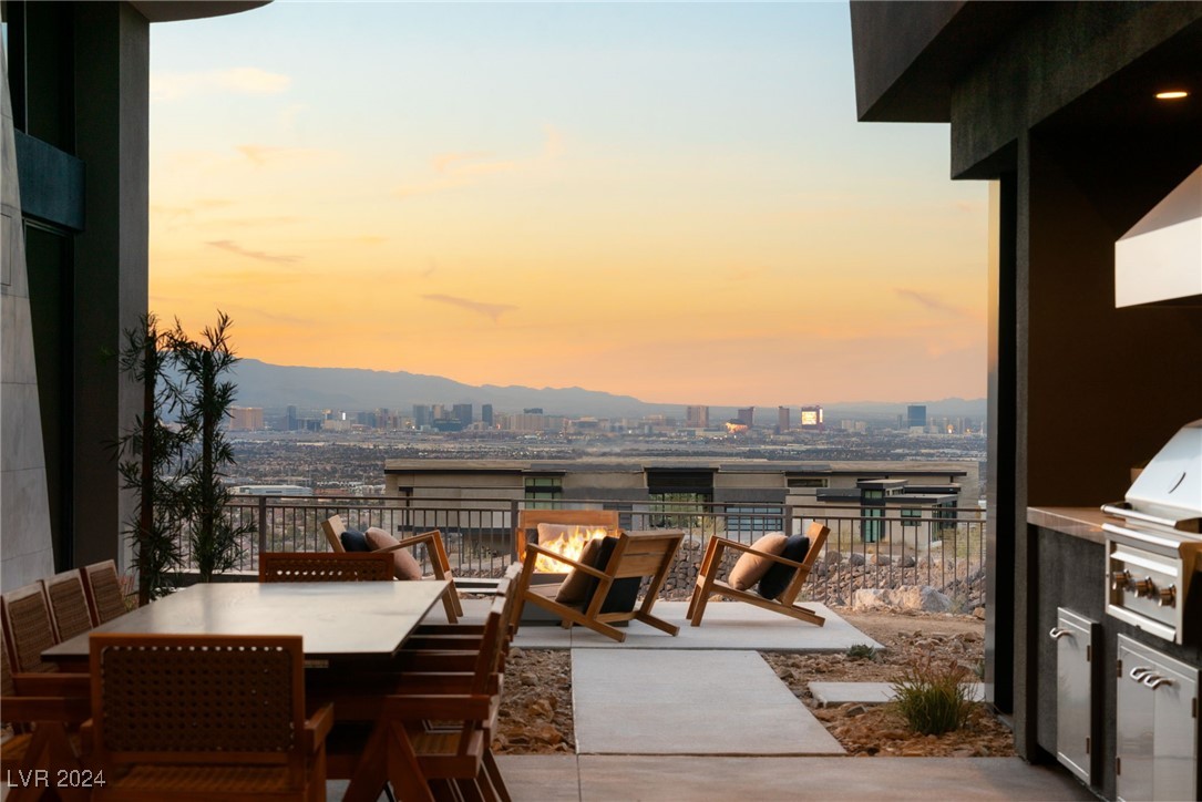4 Horseshoe Rock Court Property Photo 12
