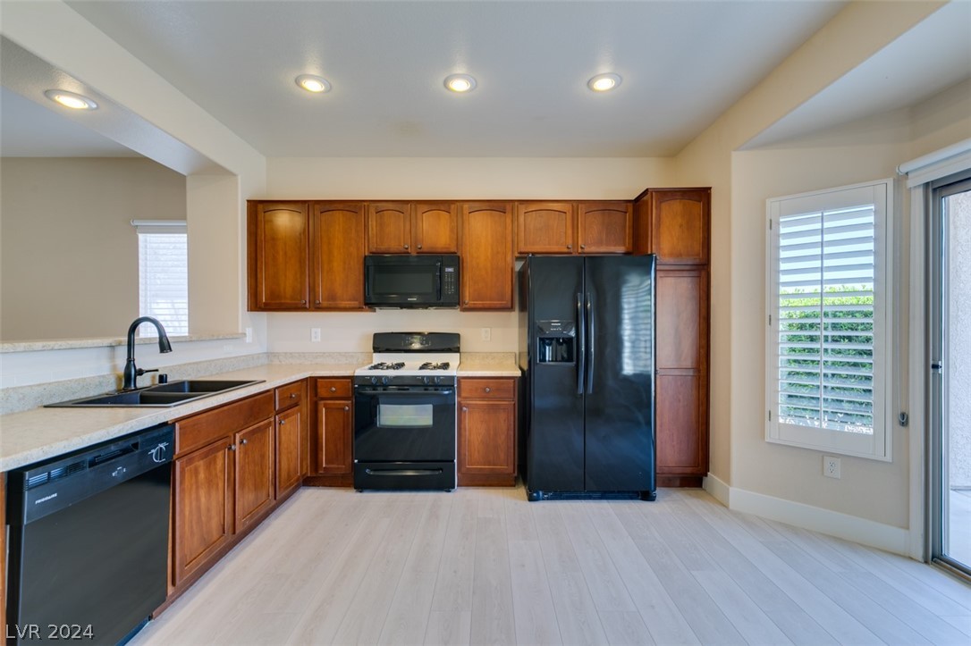 2092 Desert Woods Drive Property Photo 10