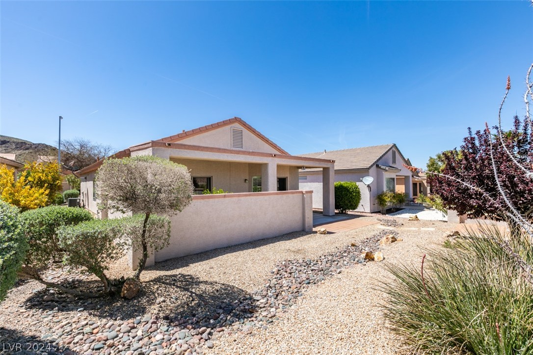 2092 Desert Woods Drive Property Photo 20