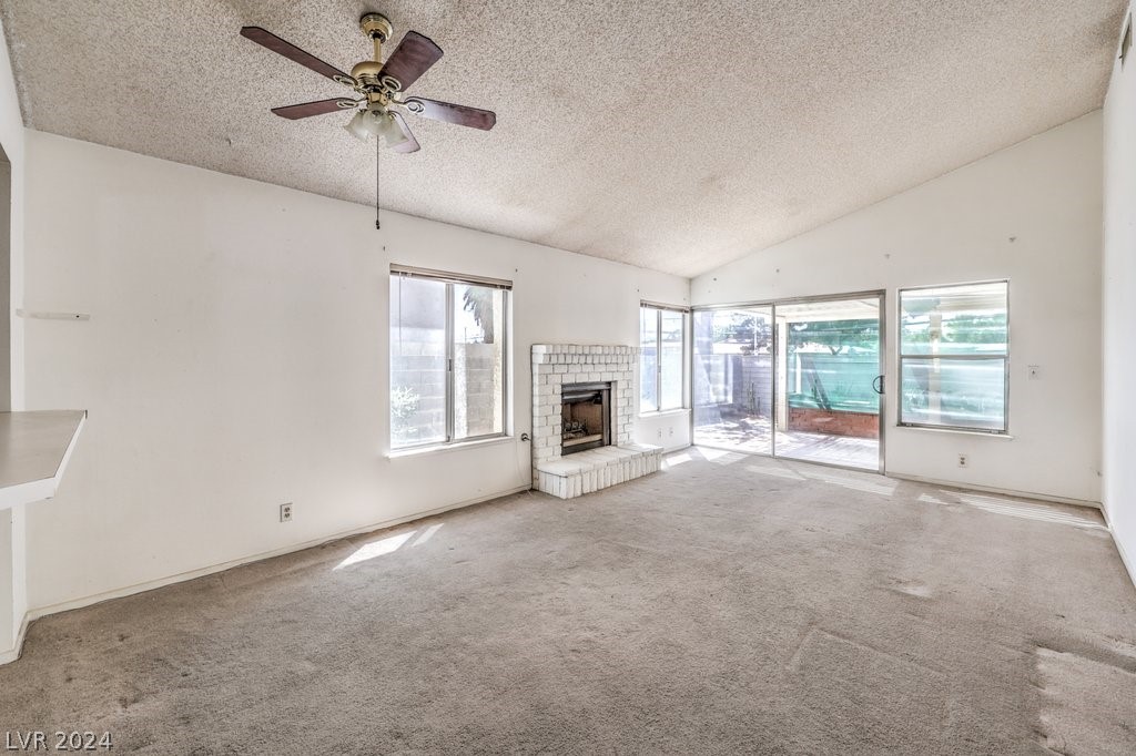 1627 Crystal Shadows Circle Property Photo 6