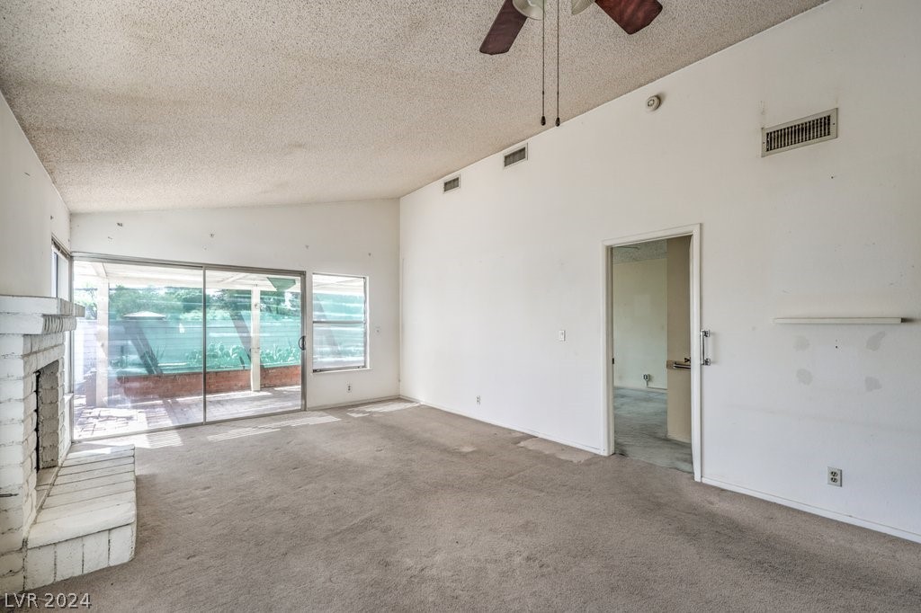 1627 Crystal Shadows Circle Property Photo 7